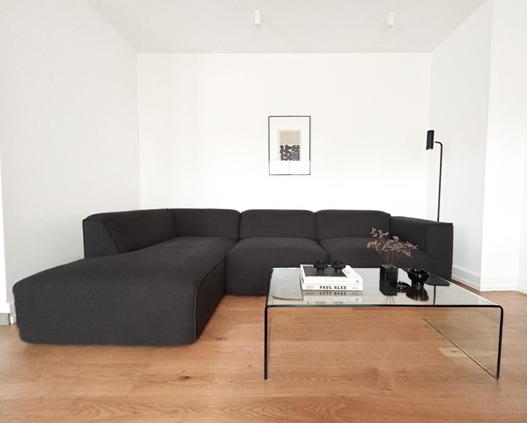 Wohnzimmer einer möblierten Wohnung in Düsseldorf-Bilk